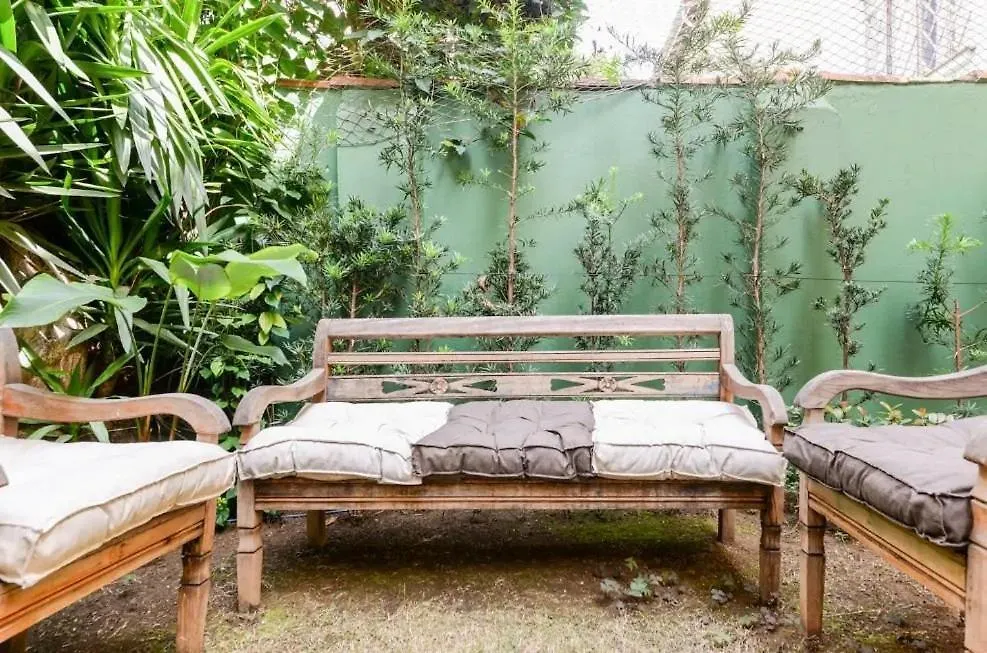 Quarto Retro Sao Paulo 0*,  Brazil